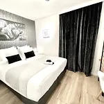 Luxury 210 - Adult Only *