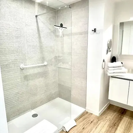 Luxury 210 - Adult Only كوكسيجدي